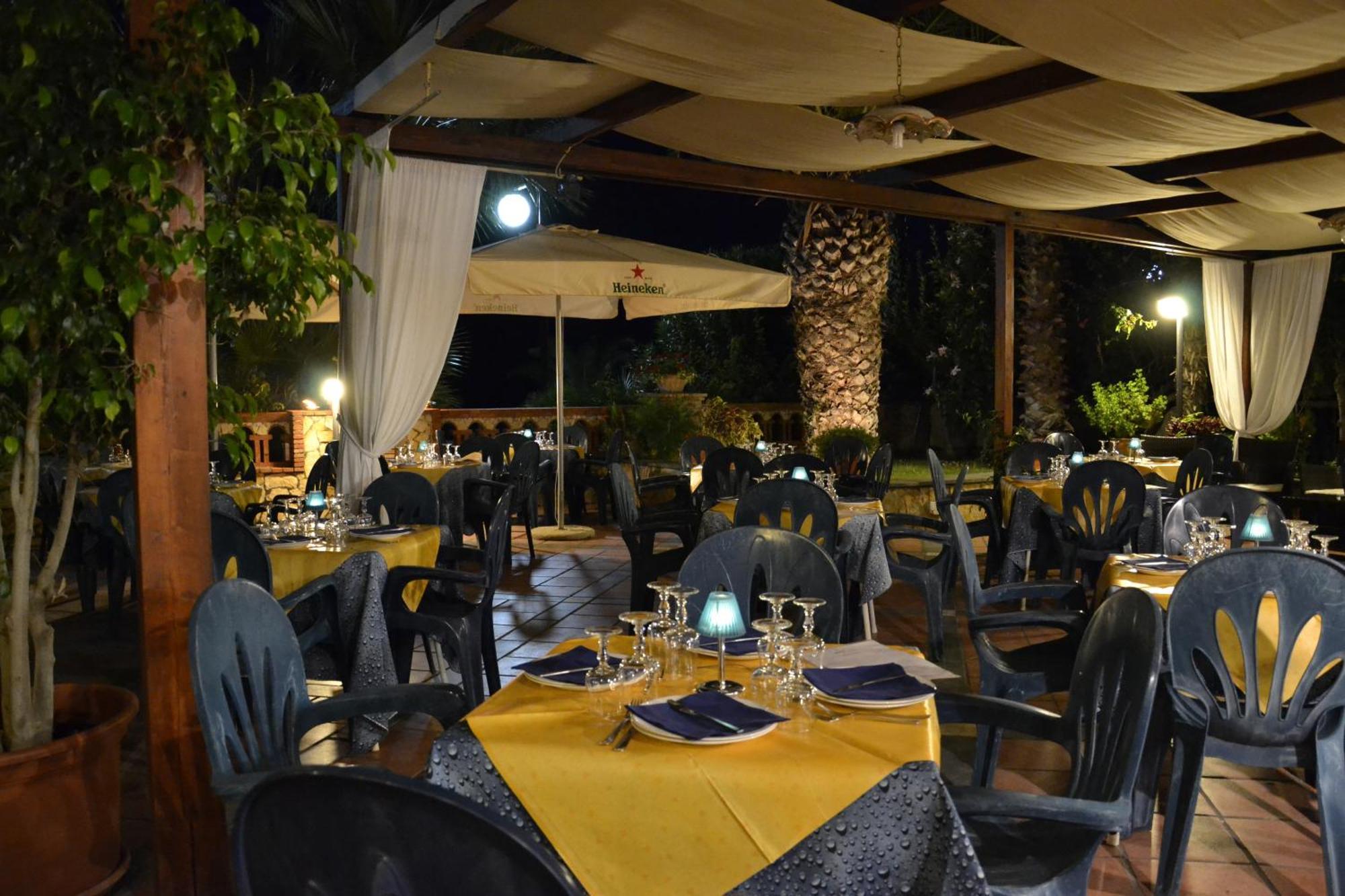 Hotel Solemar SantʼAlessio Siculo Exterior foto